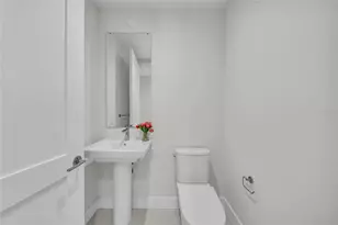 275 1st Ave S, Saint Petersburg, FL 33701 - Photo 40