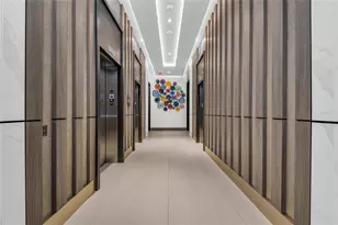 275 1st Ave S, Saint Petersburg, FL 33701 - Photo 8