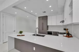 275 1st Ave S, Saint Petersburg, FL 33701 - Photo 26