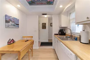 6215 Green View Cir, Sarasota, FL 34231 - Photo 8