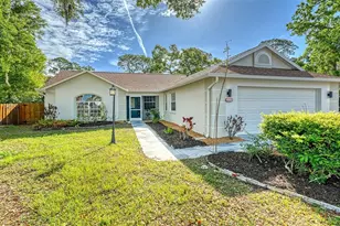 4668 Hamlets Grv Dr, Sarasota, FL 34235 - Photo 1
