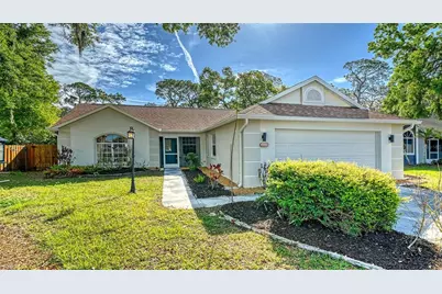 4668 Hamlets Grove Drive, Sarasota, FL 34235 - Photo 2
