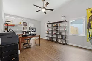 4668 Hamlets Grv Dr, Sarasota, FL 34235 - Photo 34