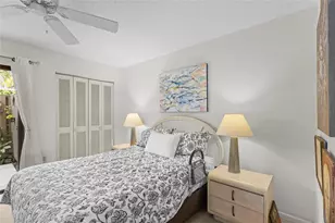 1520 Pelican Point Dr, Sarasota, FL 34231 - Photo 10