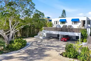 842 Bayport Wy, Longboat Key, FL 34228 - Photo 2