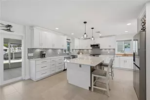 211 21st St NE, Bradenton, FL 34208 - Photo 8