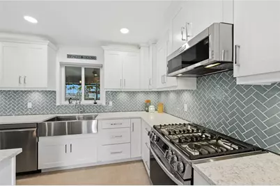 211 21st Street NE, Bradenton, FL 34208 - Photo 14