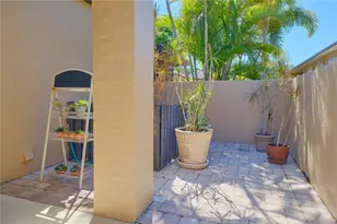 5257 Myrtle Way, Sarasota, FL 34235 - Photo 4