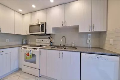 5257 Myrtle Way #29, Sarasota, FL 34235 - Photo 8