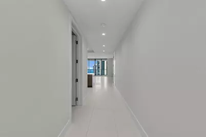 275 1st Avenue S #2204, Saint Petersburg, FL 33701 - Photo 8