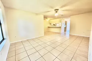 5323 11th St Cir E, Bradenton, FL 34203 - Photo 4