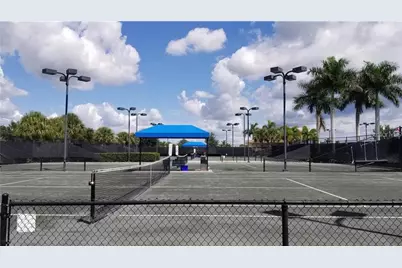 18884 Lanuvio Street, Venice, FL 34293 - Photo 10