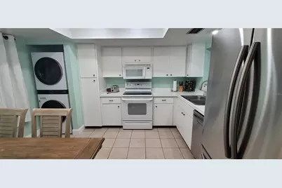 320 Barcelona Drive #320, Bradenton, FL 34210 - Photo 2
