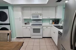 320 Barcelona Dr, Bradenton, FL 34210 - Photo 2