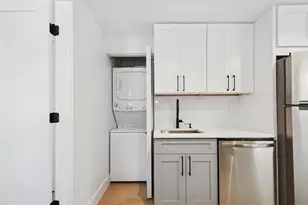 2655 Bay St, Sarasota, FL 34237 - Photo 4