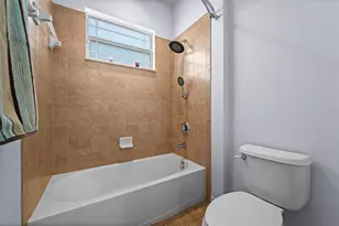 5326 Napa Dr, Sarasota, FL 34243 - Photo 38