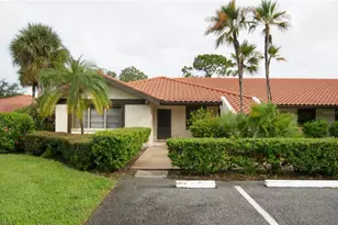 5635 Golf Pointe Dr, Sarasota, FL 34243 - Photo 2