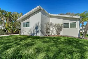 131 Whispering Sands Cir, Sarasota, FL 34242 - Photo 4