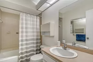 4103 Center Gate Blvd, Sarasota, FL 34233 - Photo 22