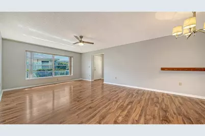 4103 Center Gate Boulevard #2, Sarasota, FL 34233 - Photo 10