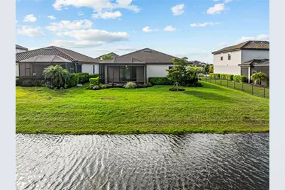 15885 Islandwalk Avenue, Bradenton, FL 34211 - Photo 44