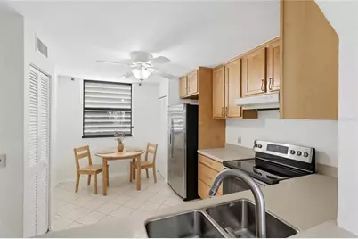 211 Lakewood Drive #211, Bradenton, FL 34210 - Photo 4