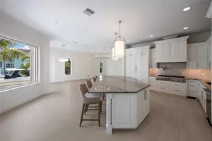 510 Bowsprit Ln, Longboat Key, FL 34228 - Photo 14