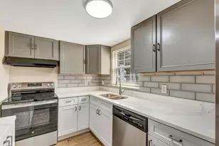 1122 84th Terrace N, Saint Petersburg, FL 33702 - Photo 4