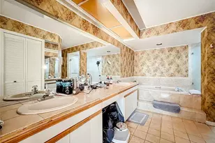 7792 Fairway Woods Dr, Sarasota, FL 34238 - Photo 24