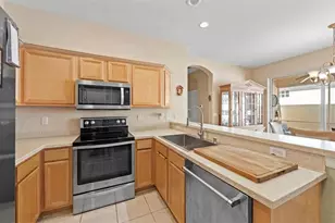 7708 32nd St E, Sarasota, FL 34243 - Photo 10