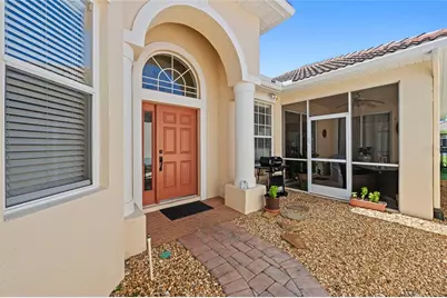 7708 32nd Street E, Sarasota, FL 34243 - Photo 2