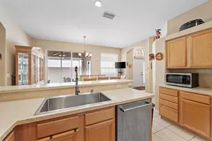 7708 32nd St E, Sarasota, FL 34243 - Photo 8