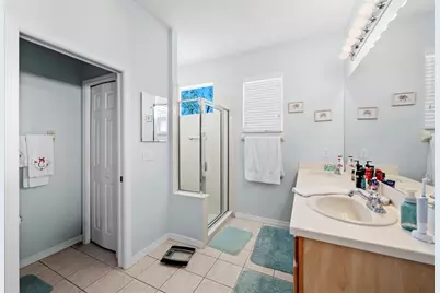 7708 32nd Street E, Sarasota, FL 34243 - Photo 16