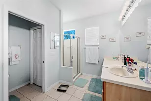 7708 32nd St E, Sarasota, FL 34243 - Photo 16