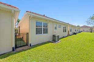 7708 32nd St E, Sarasota, FL 34243 - Photo 22