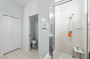 7708 32nd St E, Sarasota, FL 34243 - Photo 16