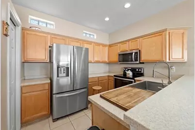 7708 32nd Street E, Sarasota, FL 34243 - Photo 8