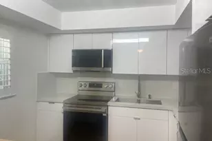 1540 Glen Oaks Dr E, Sarasota, FL 34232 - Photo 2