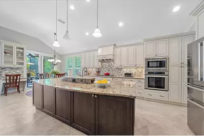 7825 Troon Court, Lakewood Ranch, FL 34202 - Photo 14