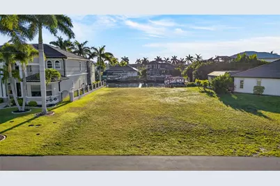 5423 SW 17th Avenue, Cape Coral, FL 33914 - Photo 2