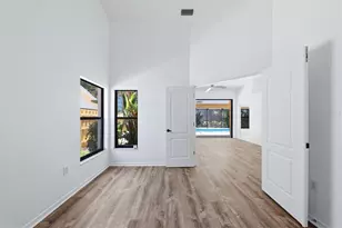 5667 Beaurivage Ave, Sarasota, FL 34243 - Photo 12