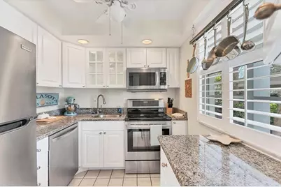 4350 Chatham Drive #106, Longboat Key, FL 34228 - Photo 10