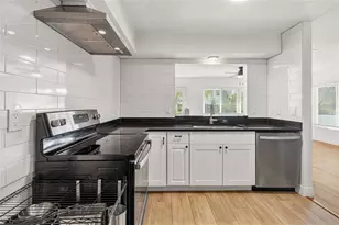 2600 Palmetto St, Nokomis, FL 34275 - Photo 10