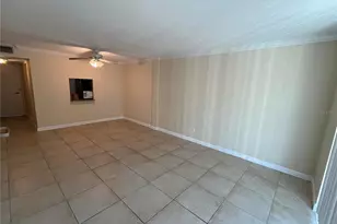 2650 Coconut Bay Ln Ln, Sarasota, FL 34237 - Photo 4