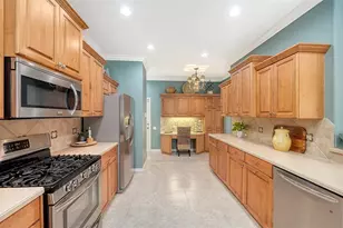 4823 Carrington Cir, Sarasota, FL 34243 - Photo 24