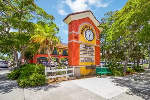 2125 Datura St, Sarasota, FL 34239 - Photo 12