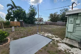 2120 Bayshore Gardens Pkwy, Bradenton, FL 34207 - Photo 38