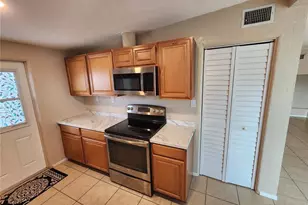 2120 Bayshore Gardens Pkwy, Bradenton, FL 34207 - Photo 4