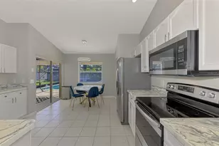 6632 Deering Cir, Sarasota, FL 34240 - Photo 22