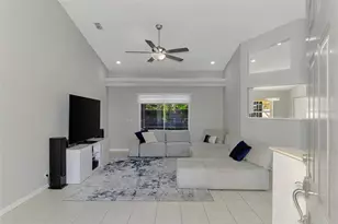 6632 Deering Cir, Sarasota, FL 34240 - Photo 12